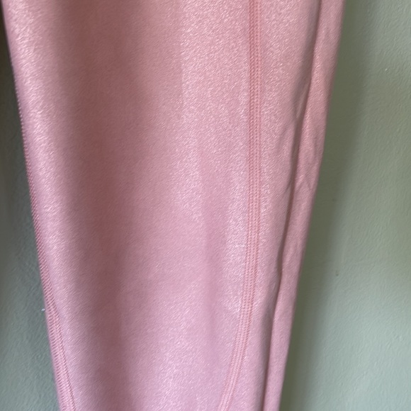 Victoria’s Secret total knockout metallic pink leggings small - Picture 4 of 5